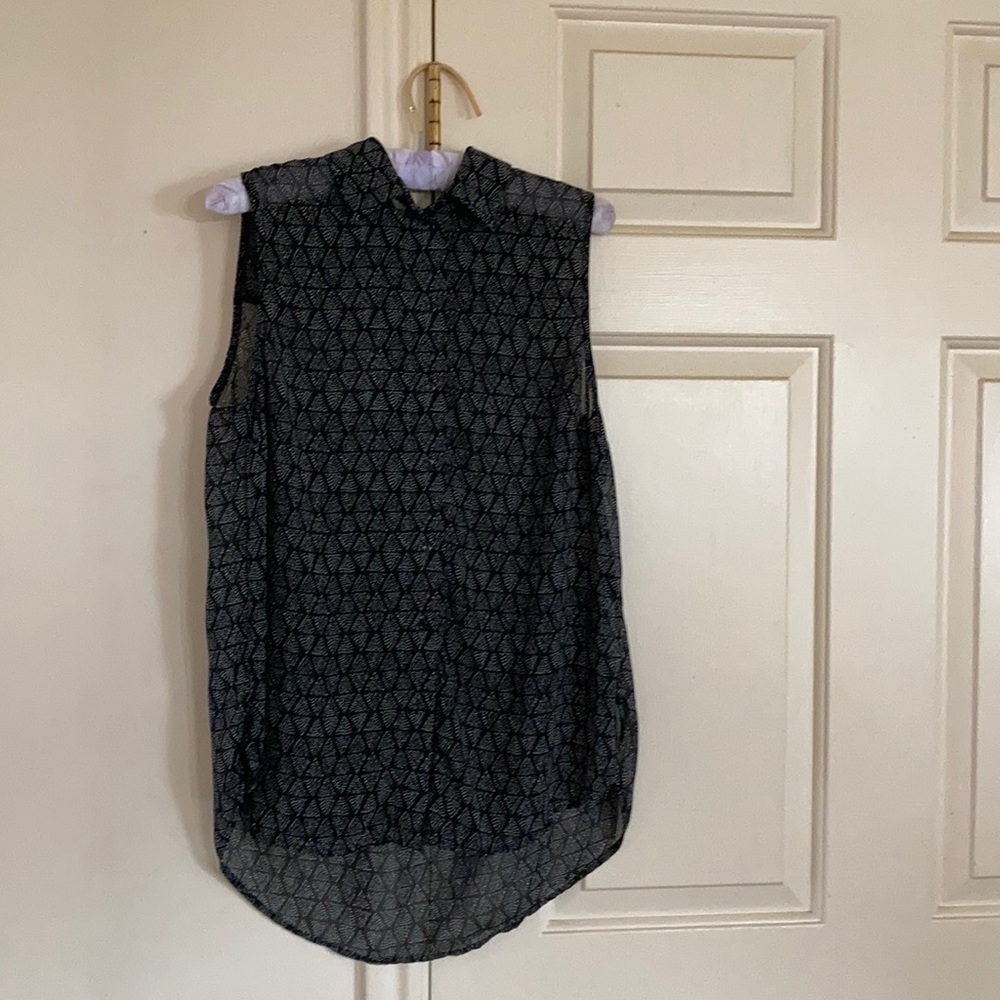 H&M BUTTON UP SHIRT
